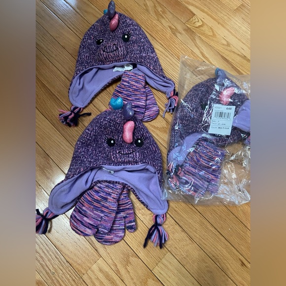 The Children's Place Other - NWT Childrens Place Dinosaur hat and gloves set